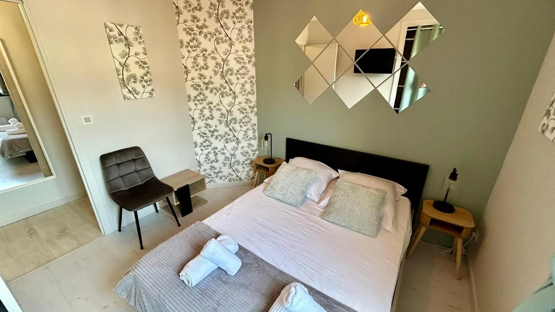 Apartment Le Diamant Du Soleil Sea View New City Center & Parking Le Lavandou France